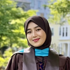 Portrait of Nasrin Azizy.